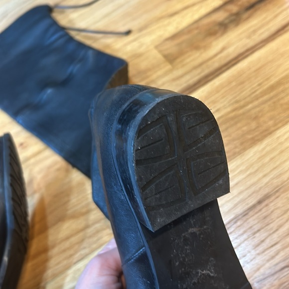 Thigh high beautiful Stuart weitzman black leather boots - Picture 10 of 13